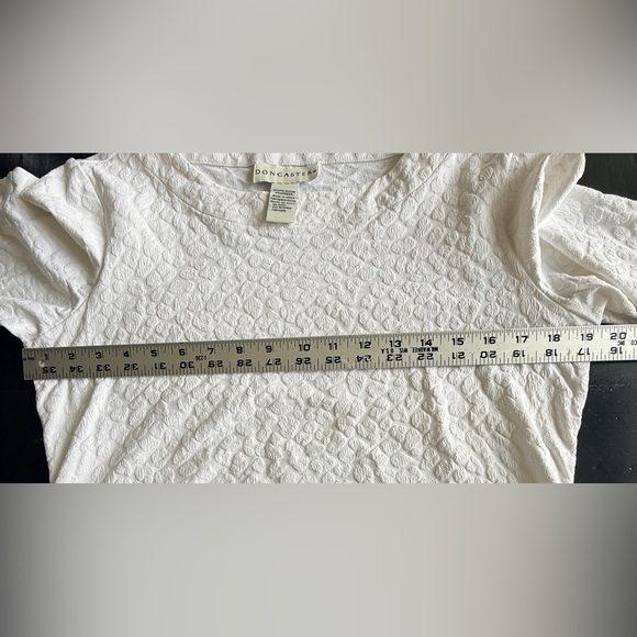 Doncaster NWOT Textured white stretch 
jersey, elbow length sleeves size LG - Picture 7 of 10
